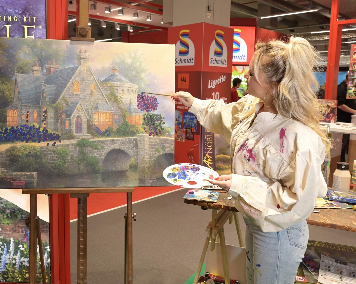 Schmidt Spiele Evelyn Burdecki, from the PR work of BISS PR