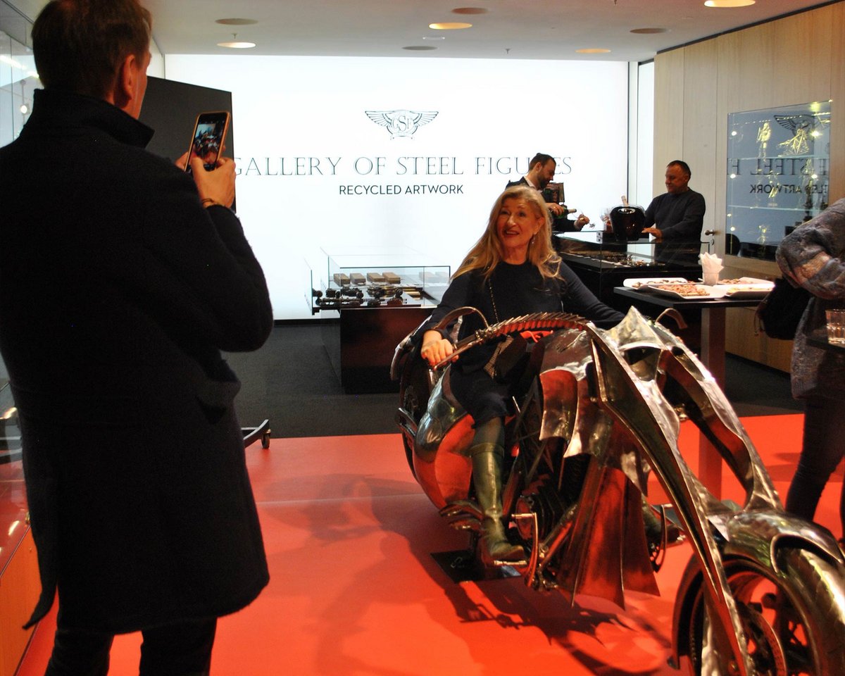 Gallery of Steel Figures, Eindruck aus der Pressearbeit von BISS PR